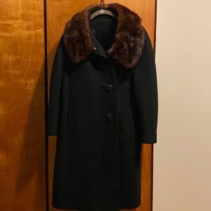 Vintage black coat with brown mink collar